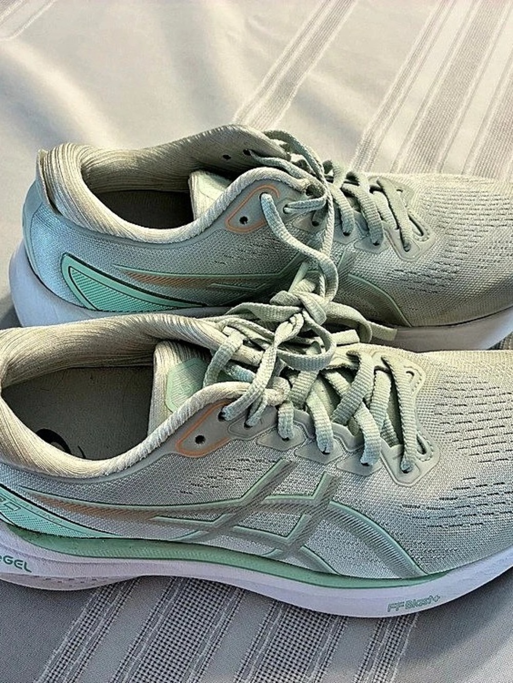 ASICS Gel- Kayano 30Women's Athletic Shoes Green & White US 6.5